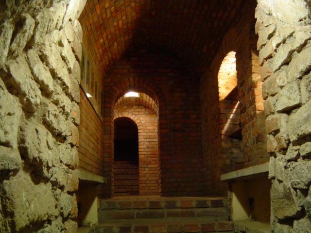 Przewodnik Sandomierz. Oprowadzanie po Sandomierzu. Podziemna Trasa Turystyczna w Sandomierzu