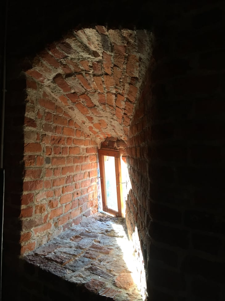 Przewodnik Sandomierz. Zwiedzanie miasta. Brama Opatowska w Sandomierzu