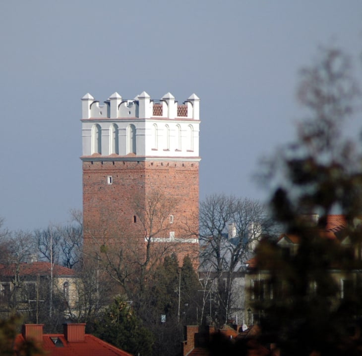 Przewodnik Sandomierz. Zwiedzanie miasta. Brama Opatowska w Sandomierzu