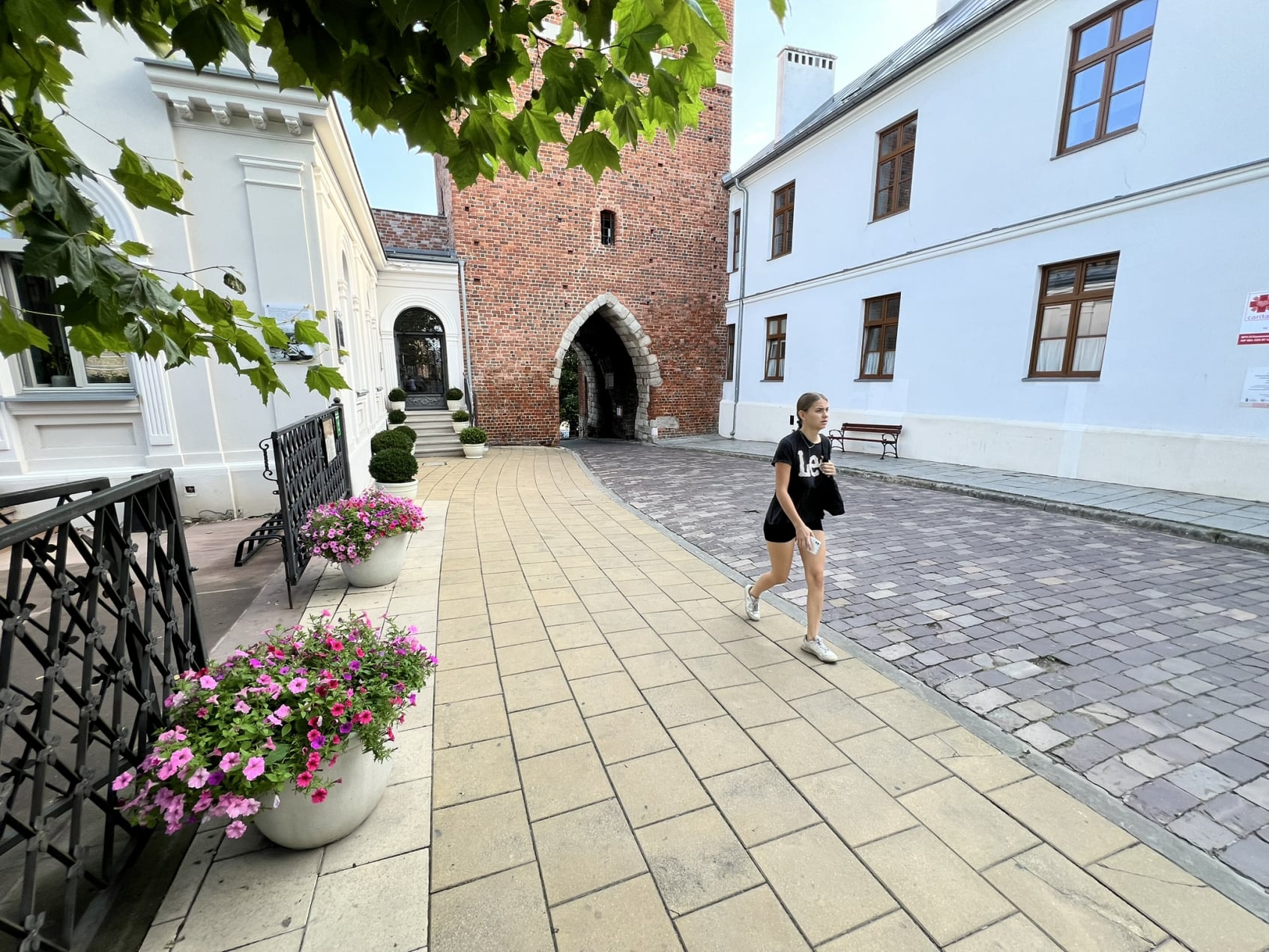 Przewodnik Sandomierz. Zwiedzanie miasta. Brama Opatowska w Sandomierzu