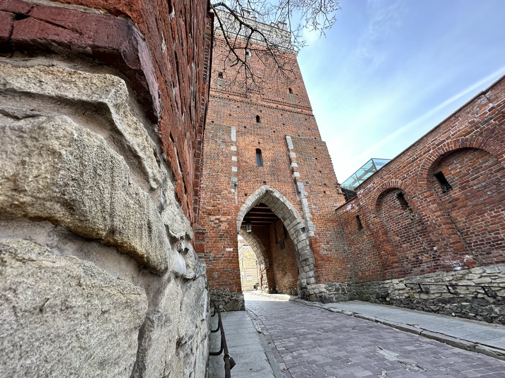 Brama Opatowska w Sandomierzu