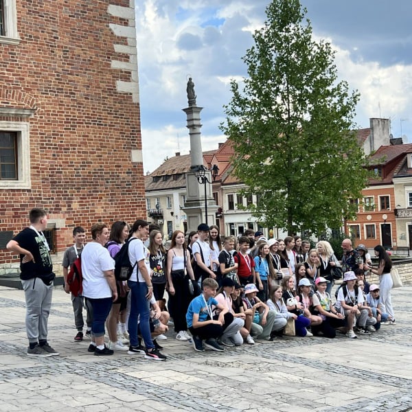 Przewodnik Sandomierz. Zwiedzanie Sandomierza grupy szkolnej na Rynku